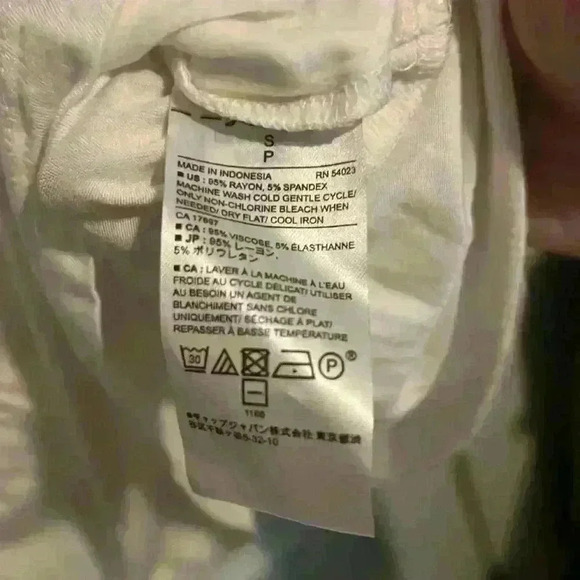 Banana Republic Size Small white Tank Shirt w Pleated Detailing NWT - Picture 8 of 9